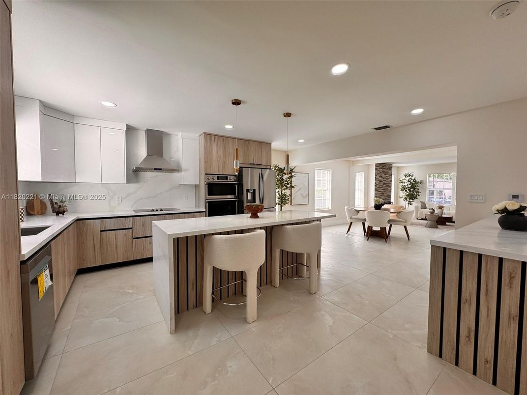 Dining room, Interior, Kitchen, Pendant Lights, Recessed Lighting, Stainless Steel Appliances