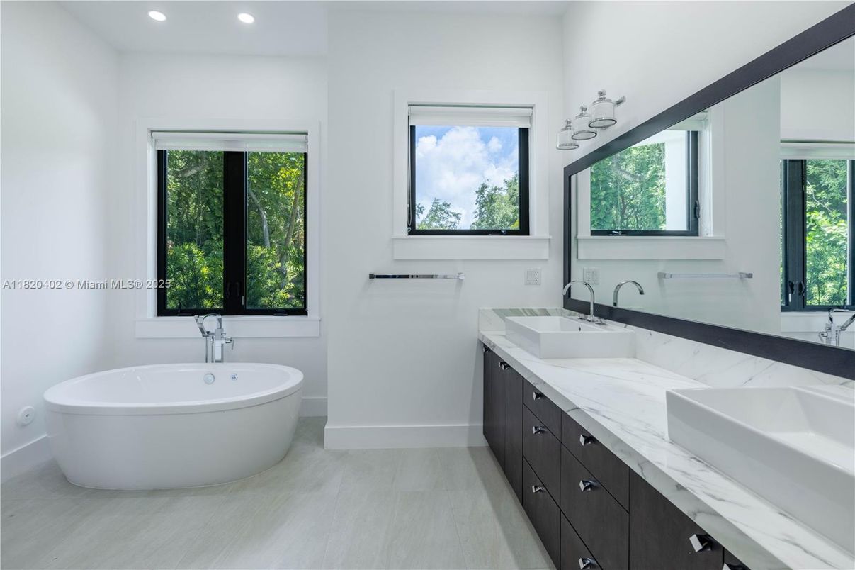 Bathroom, Dual Sink Vanities, Free Standing Baths, Interior, Recessed Lighting