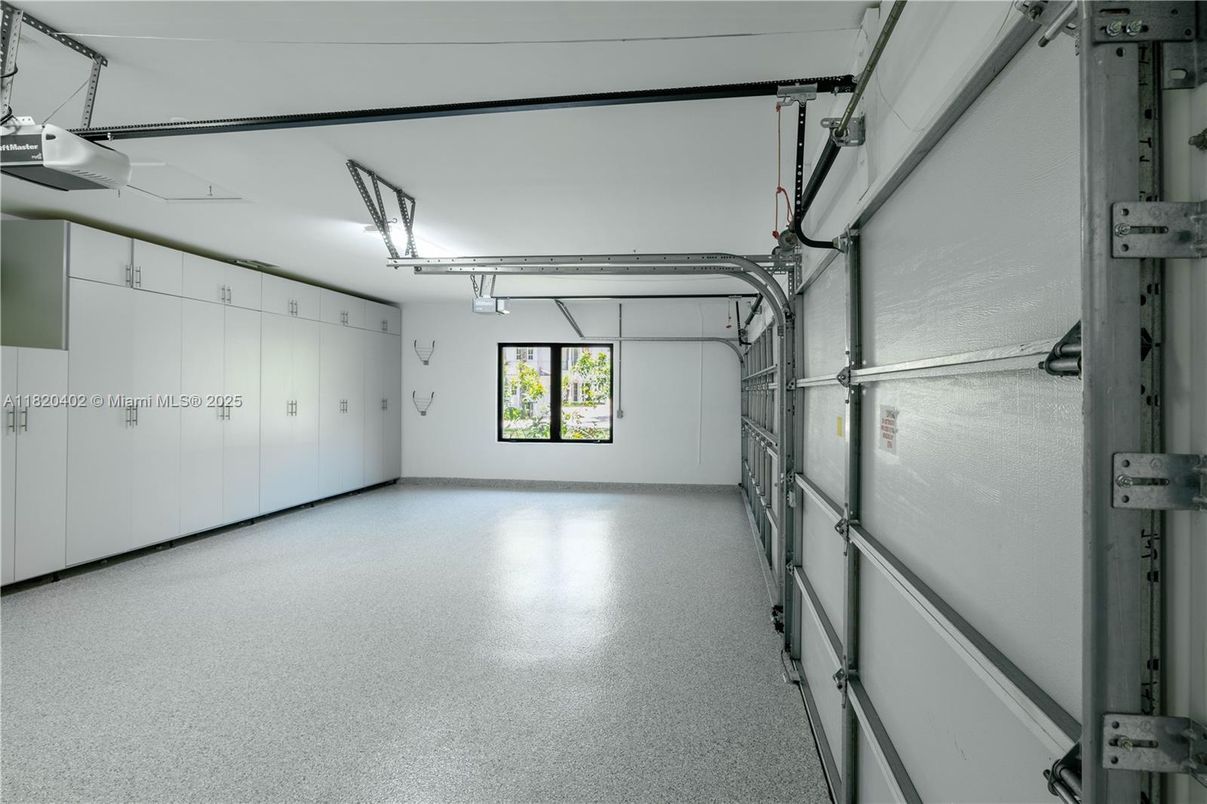 Garage, Interior
