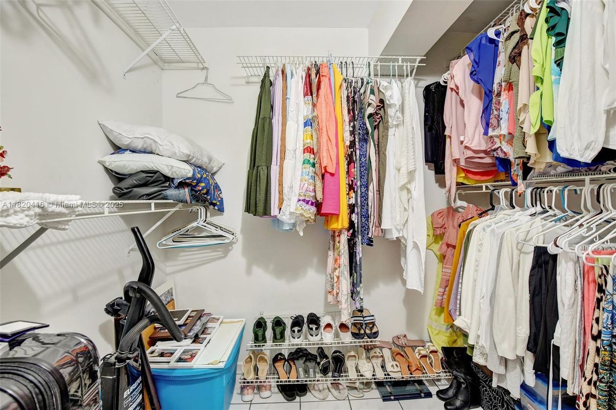 Interior, Walk-in Closets