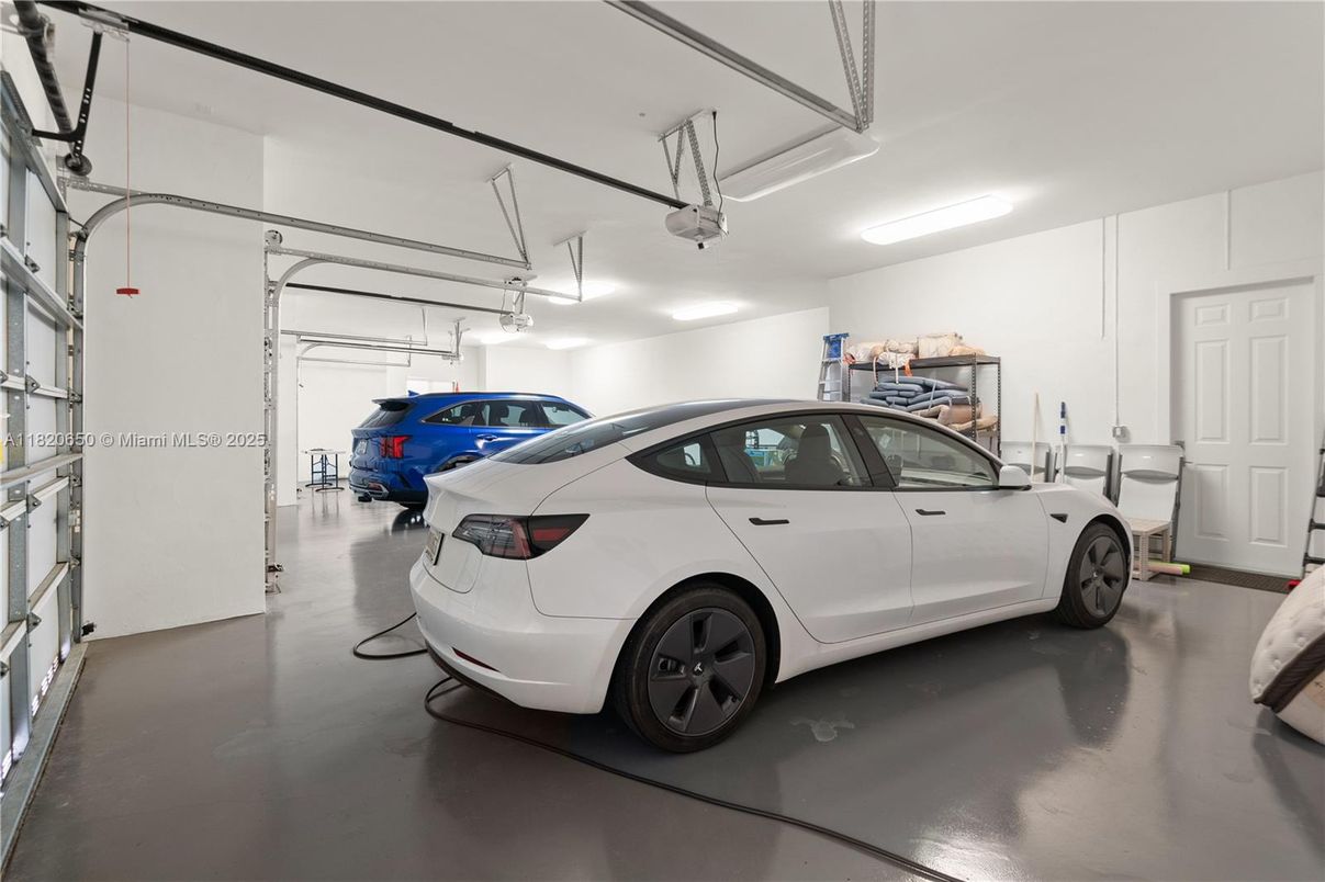 Garage, Interior