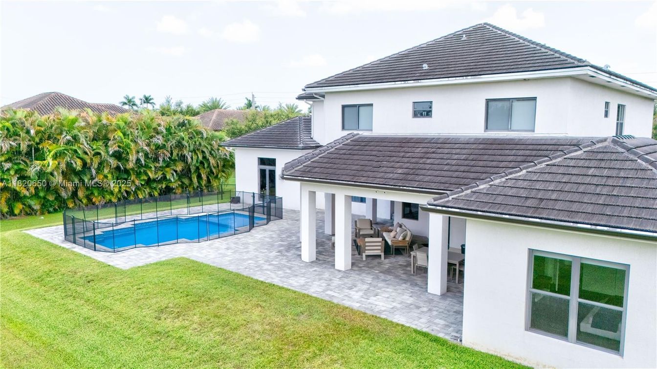 Backyard, Exterior, Pool