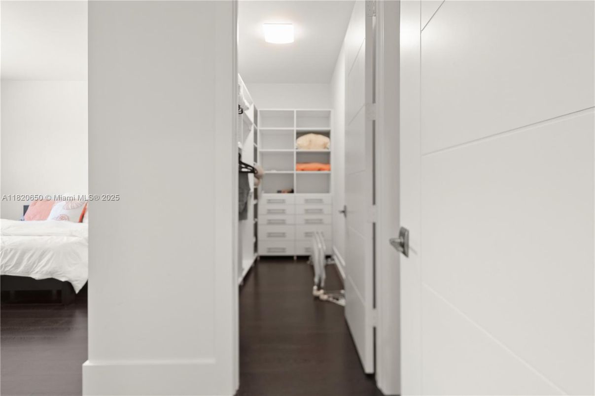 Interior, Walk-in Closets