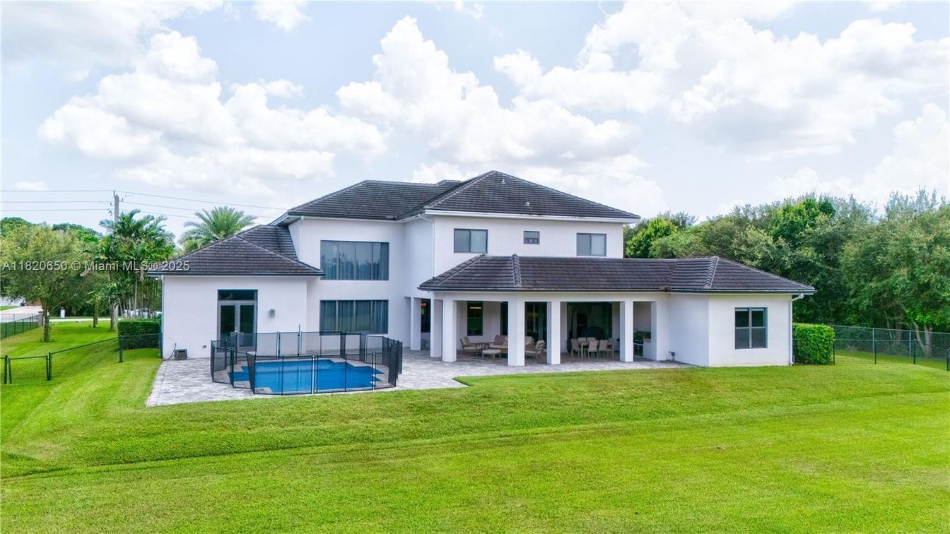 Backyard, Exterior, Pool
