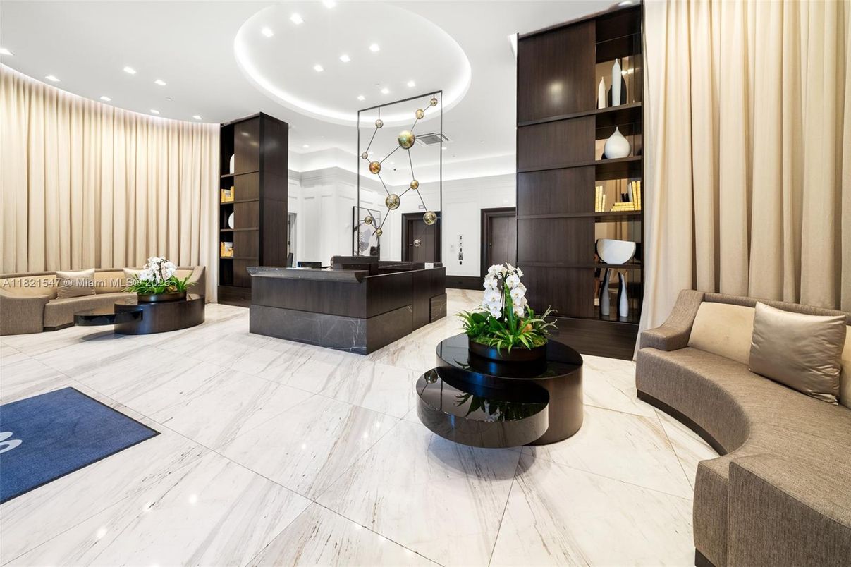 Interior, Living room, Marble, Pendant Lights, Recessed Lighting