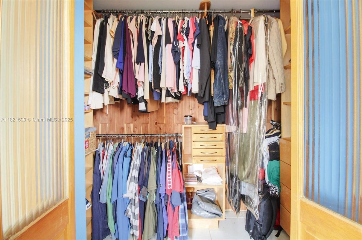Interior, Walk-in Closets