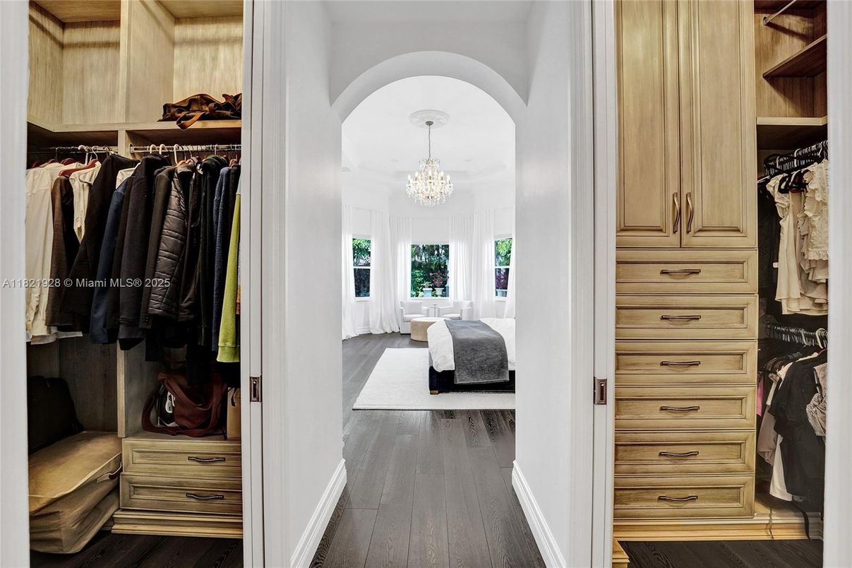 Chandelier, Interior, Walk-in Closets, Wood Texture Flooring