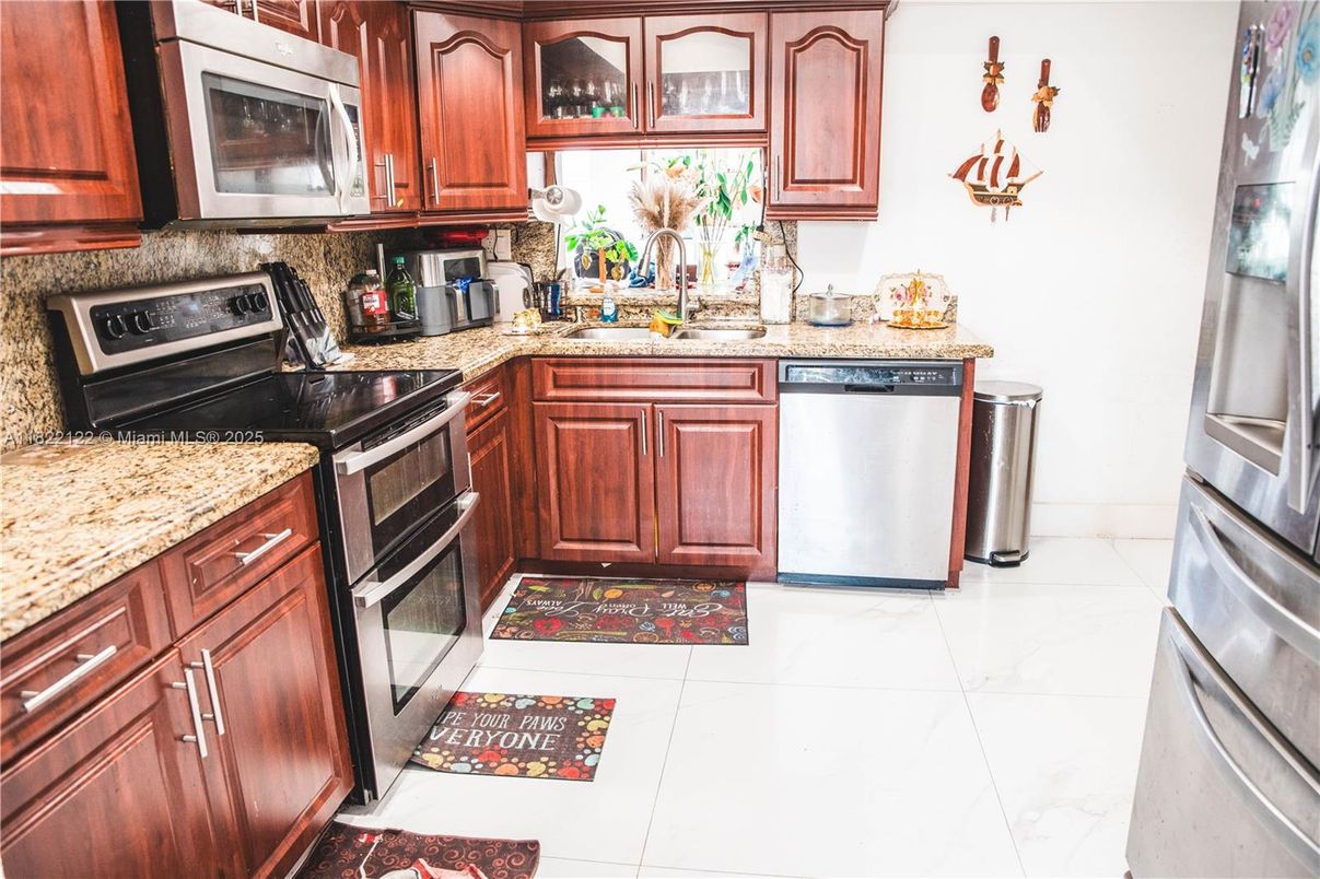 Interior, Kitchen, Stainless Steel Appliances