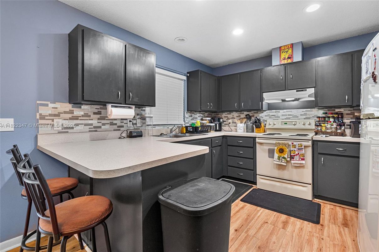 Interior, Kitchen, Recessed Lighting, Wood Texture Flooring