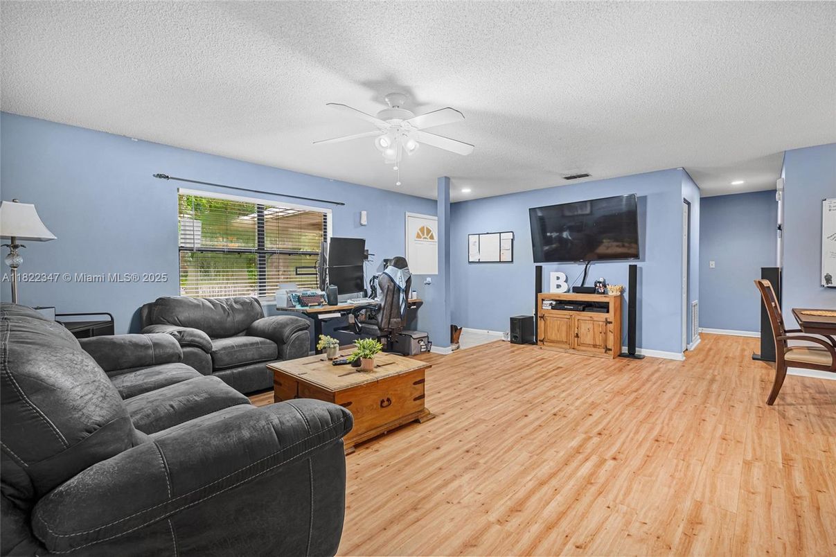 Home Office, Interior, Living room, Recessed Lighting, Wood Texture Flooring