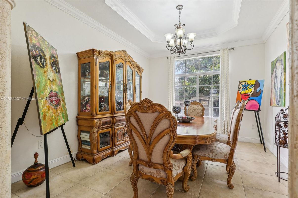 Chandelier, Dining room, Interior
