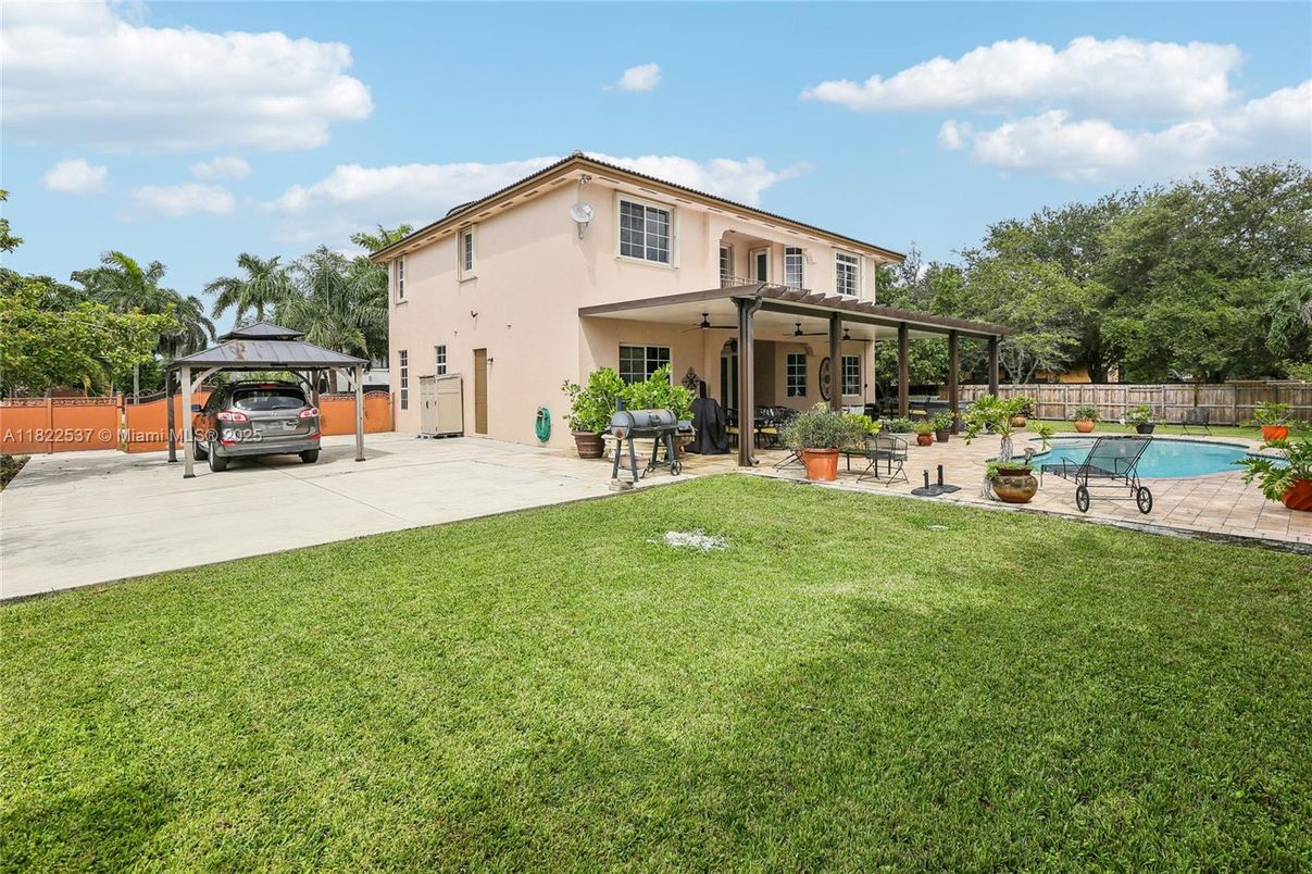 Backyard, Exterior, Pool