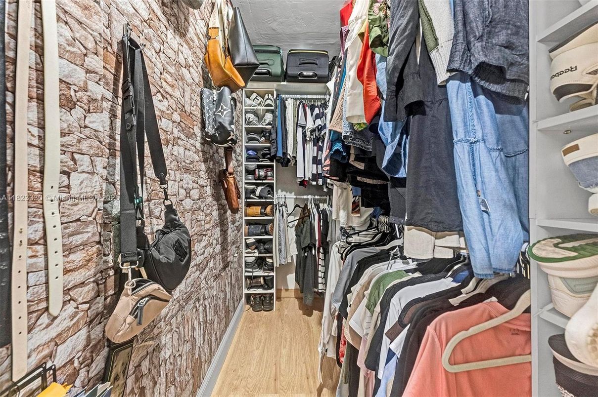 Interior, Walk-in Closets