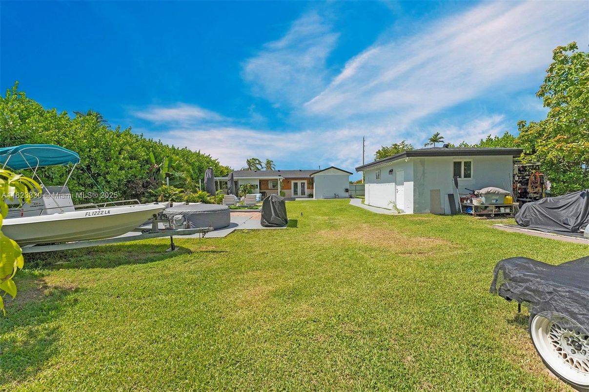 Backyard, Exterior