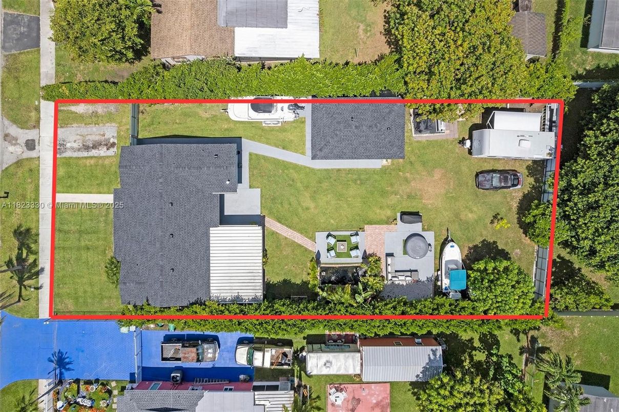 Exterior, Drone