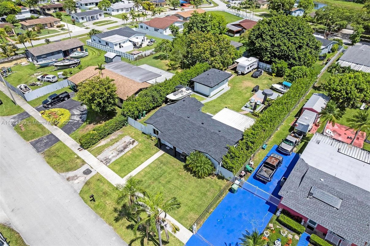 Exterior, Drone