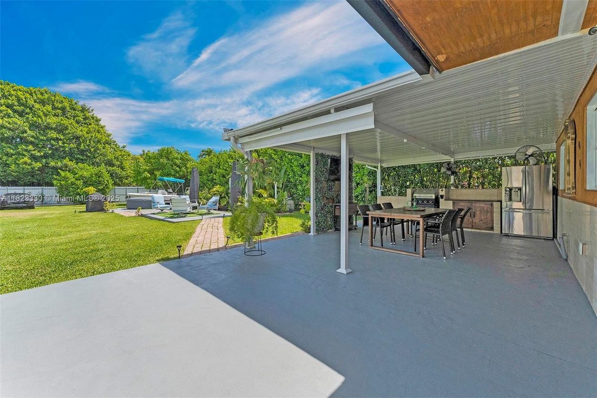 Backyard, Exterior