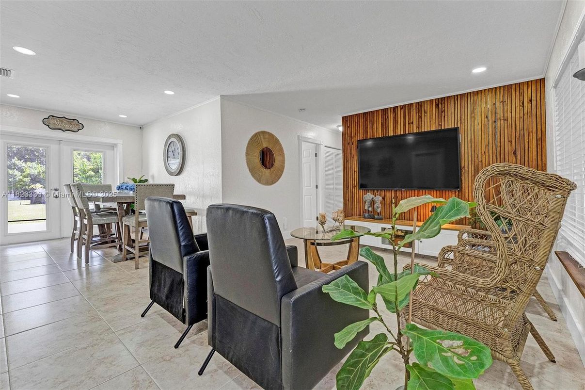Dining room, Interior, Living room, Recessed Lighting