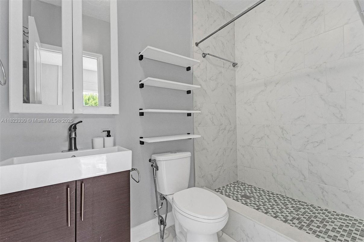 Bathroom, Interior, Marble Walls