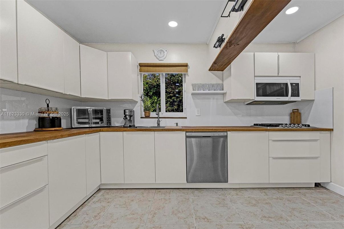 Interior, Kitchen, Recessed Lighting, Wooden Beams