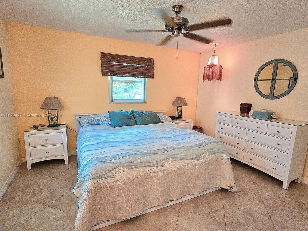 Bedroom, Interior, Pendant Lights