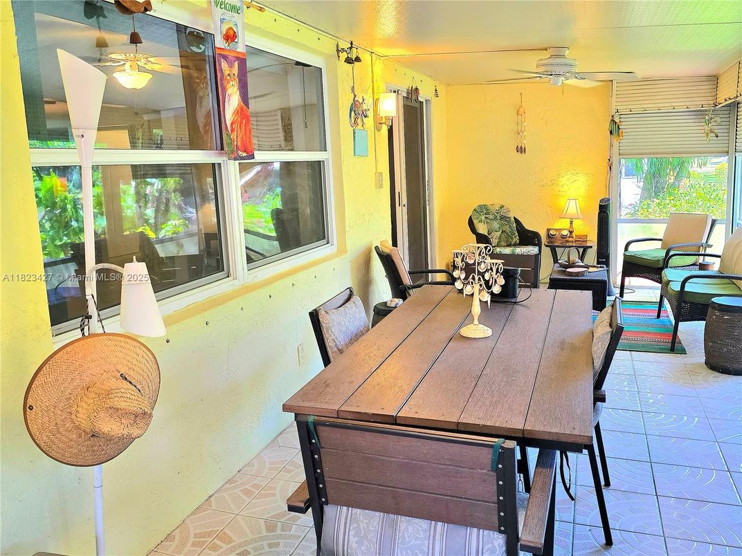Dining room, Interior