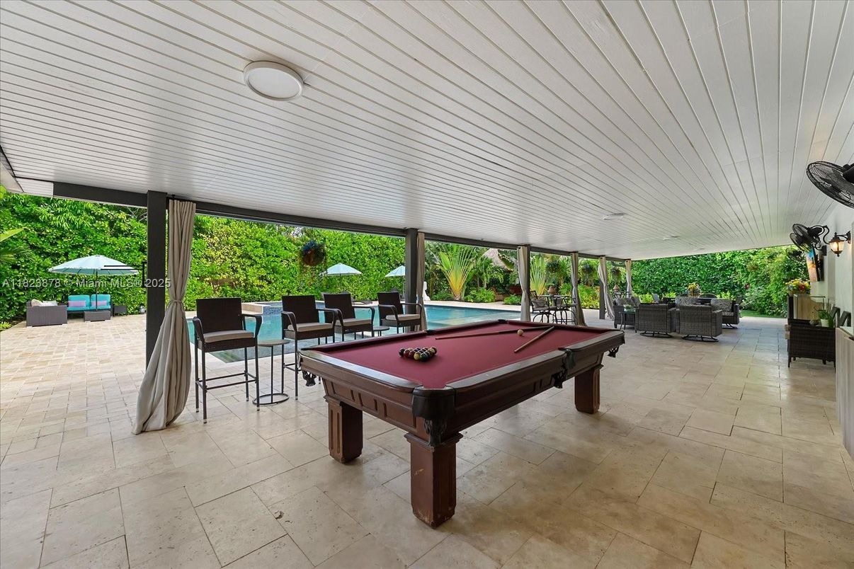 Billiard Table, Game Room, Interior