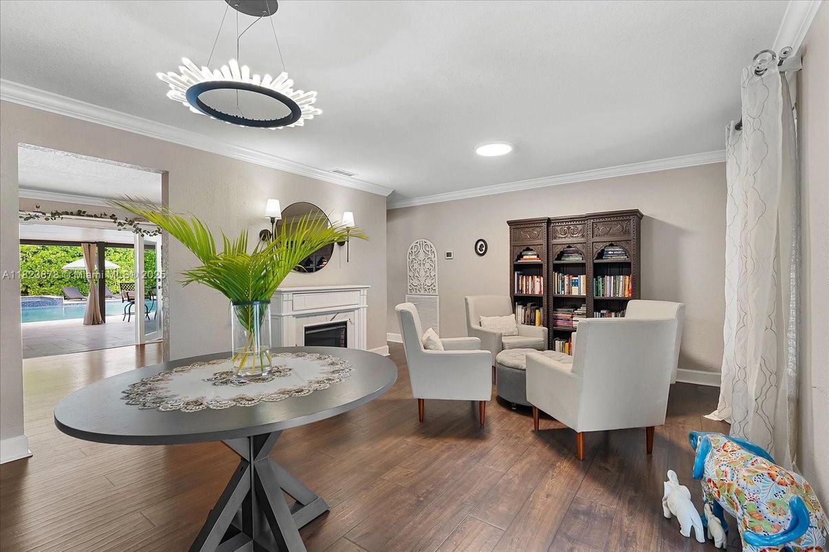 Dining room, Fireplace, Interior, Pendant Lights, Recessed Lighting, Wood Texture Flooring