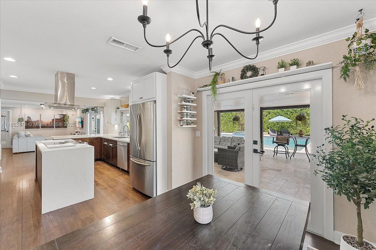 Dining room, Interior, Kitchen, Recessed Lighting, Wood Texture Flooring