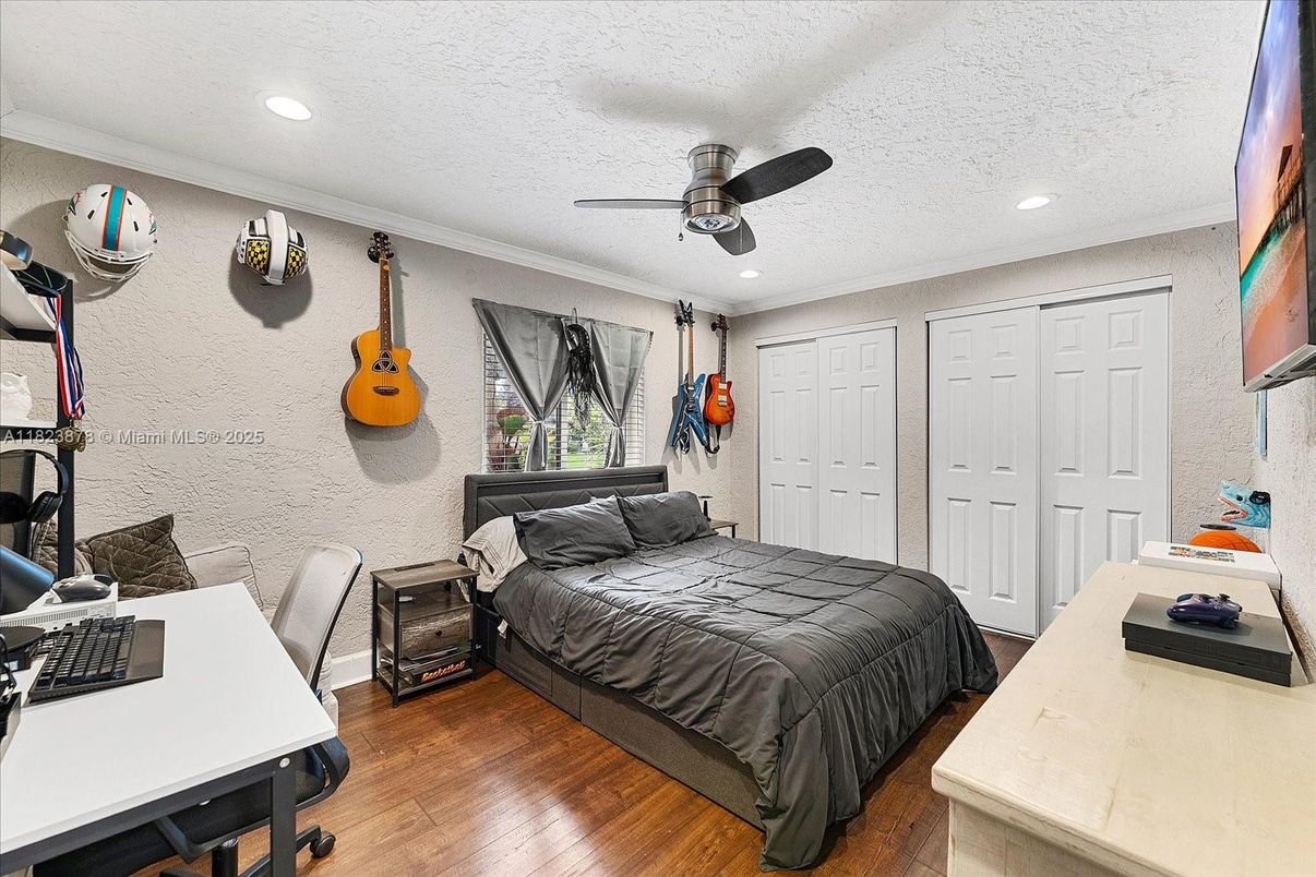 Bedroom, Home Office, Interior, Recessed Lighting, Wood Texture Flooring