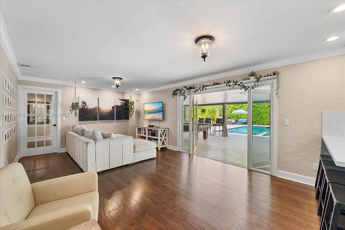 Interior, Living room, Recessed Lighting, Wood Texture Flooring