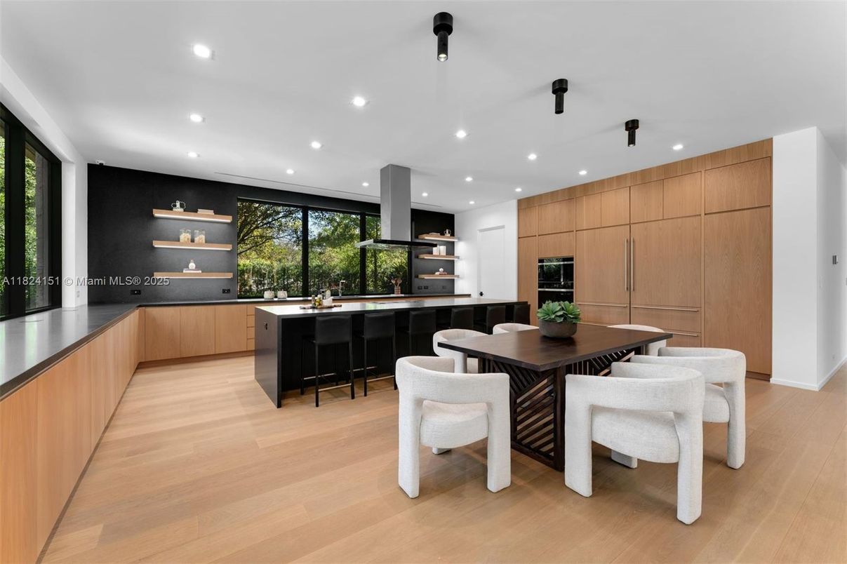 Dining room, Interior, Kitchen, Recessed Lighting, Stainless Steel Appliances, Wood Texture Flooring