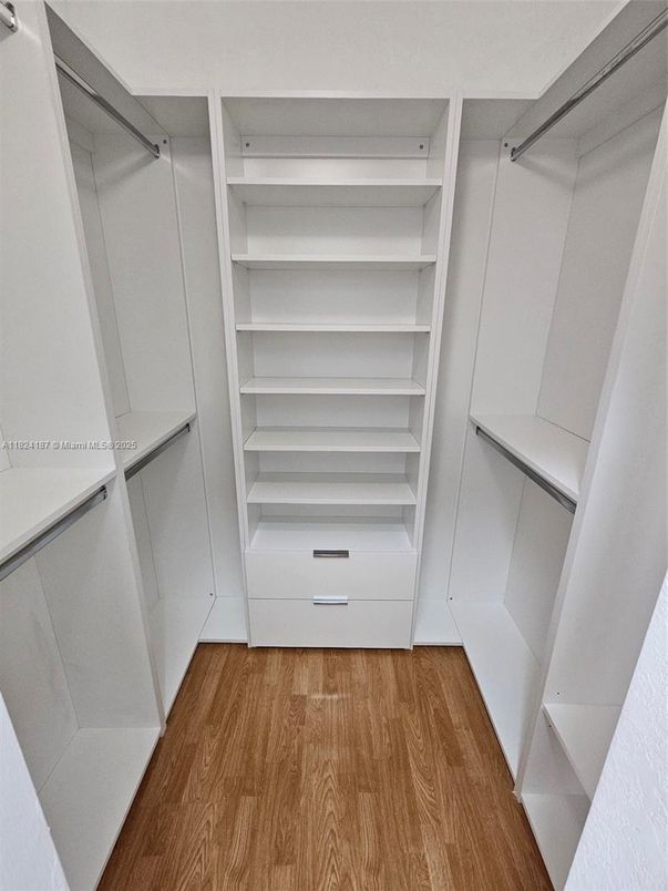 Interior, Walk-in Closets, Wood Texture Flooring