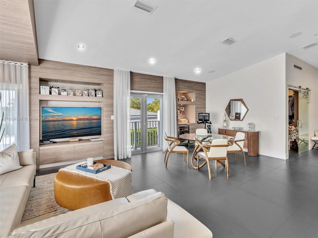 Dining room, Interior, Living room, Recessed Lighting, Wooden Walls