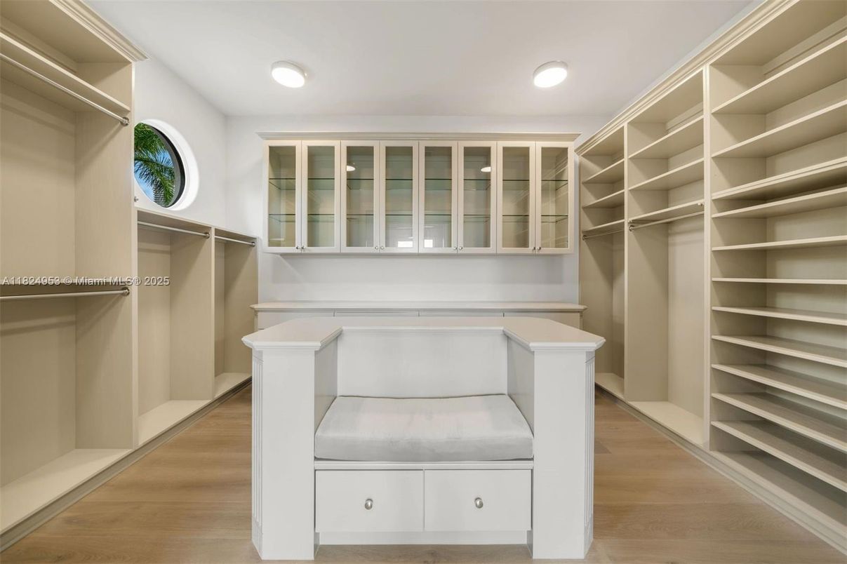 Interior, Recessed Lighting, Walk-in Closets, Wood Texture Flooring