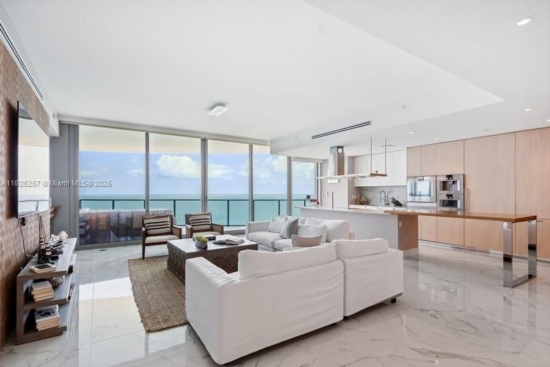 Interior, Kitchen, Living room, Marble, Pendant Lights, Recessed Lighting, Water