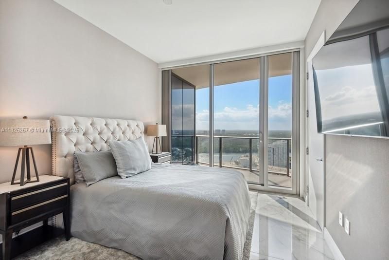 Bedroom, Interior, Marble, Water