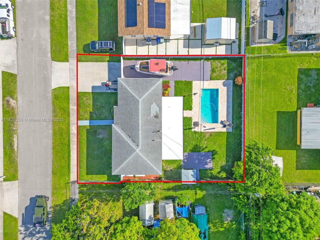Exterior, Drone