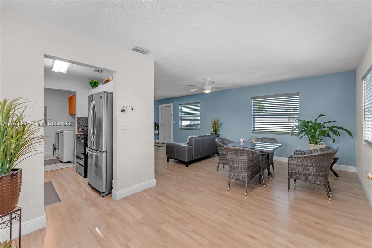 Dining room, Interior, Kitchen, Living room, Stainless Steel Appliances, Wood Texture Flooring