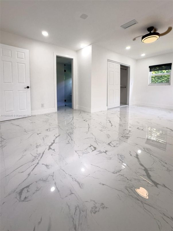 Empty room, Interior, Marble, Recessed Lighting