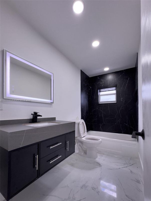 Bathroom, Interior, Marble, Marble Walls, Recessed Lighting