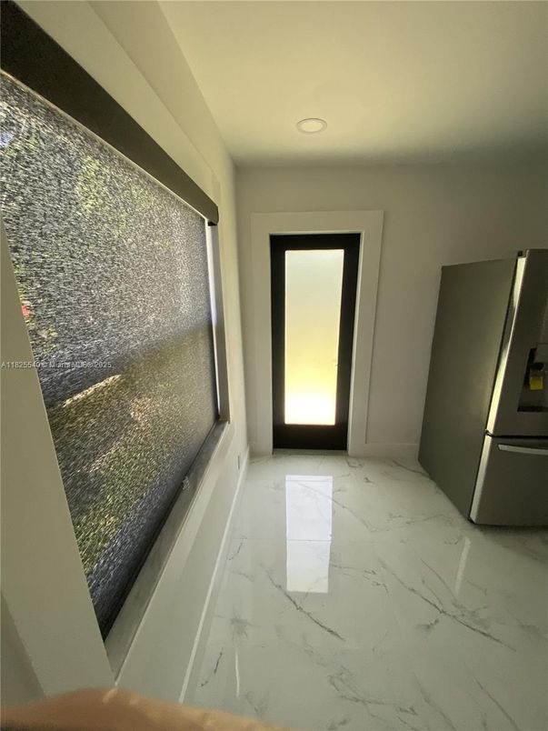 Empty room, Interior, Marble, Recessed Lighting
