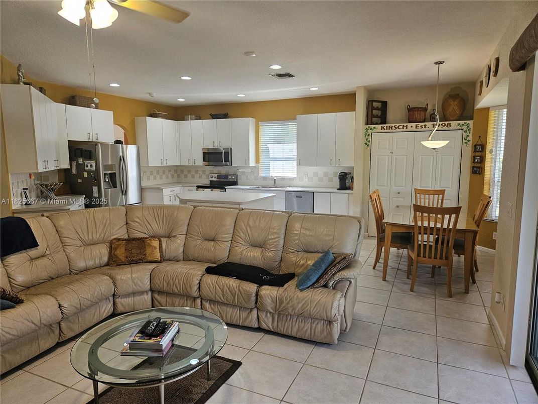 Dining room, Interior, Kitchen, Living room, Pendant Lights, Recessed Lighting, Stainless Steel Appliances