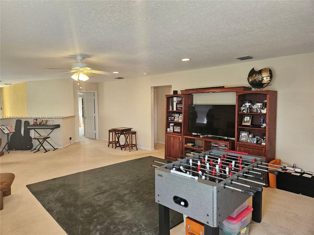 Game Room, Interior, Recessed Lighting