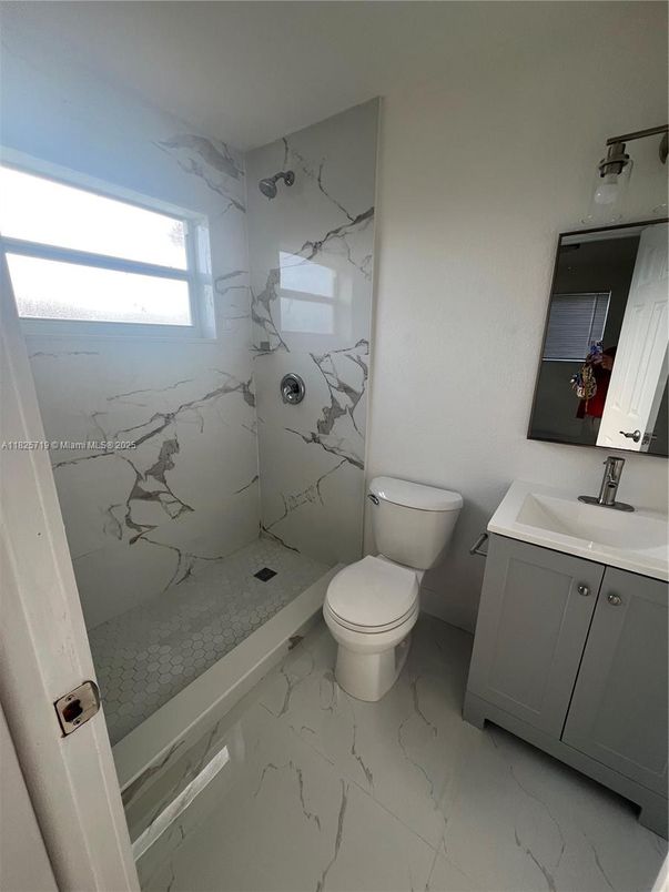 Bathroom, Interior, Marble, Marble Walls