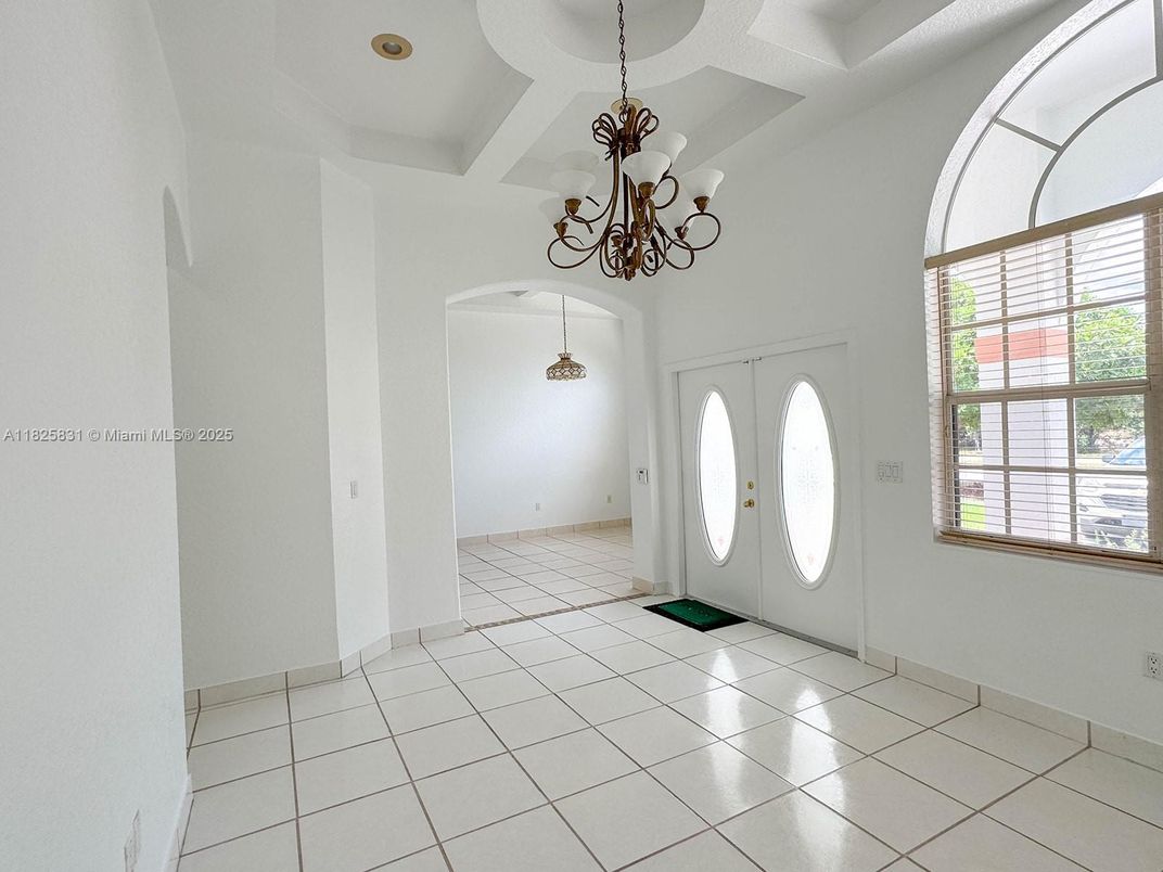 Chandelier, Interior, Recessed Lighting