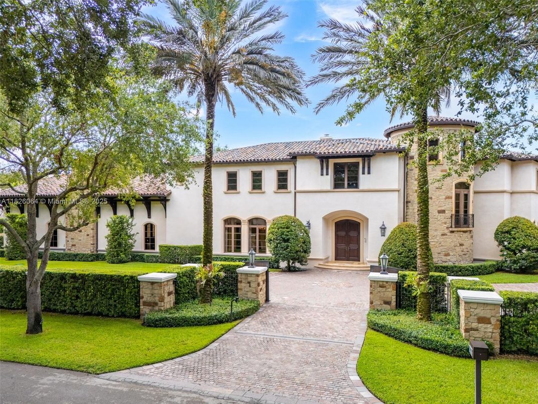 Exterior, Facade, Mediterranean