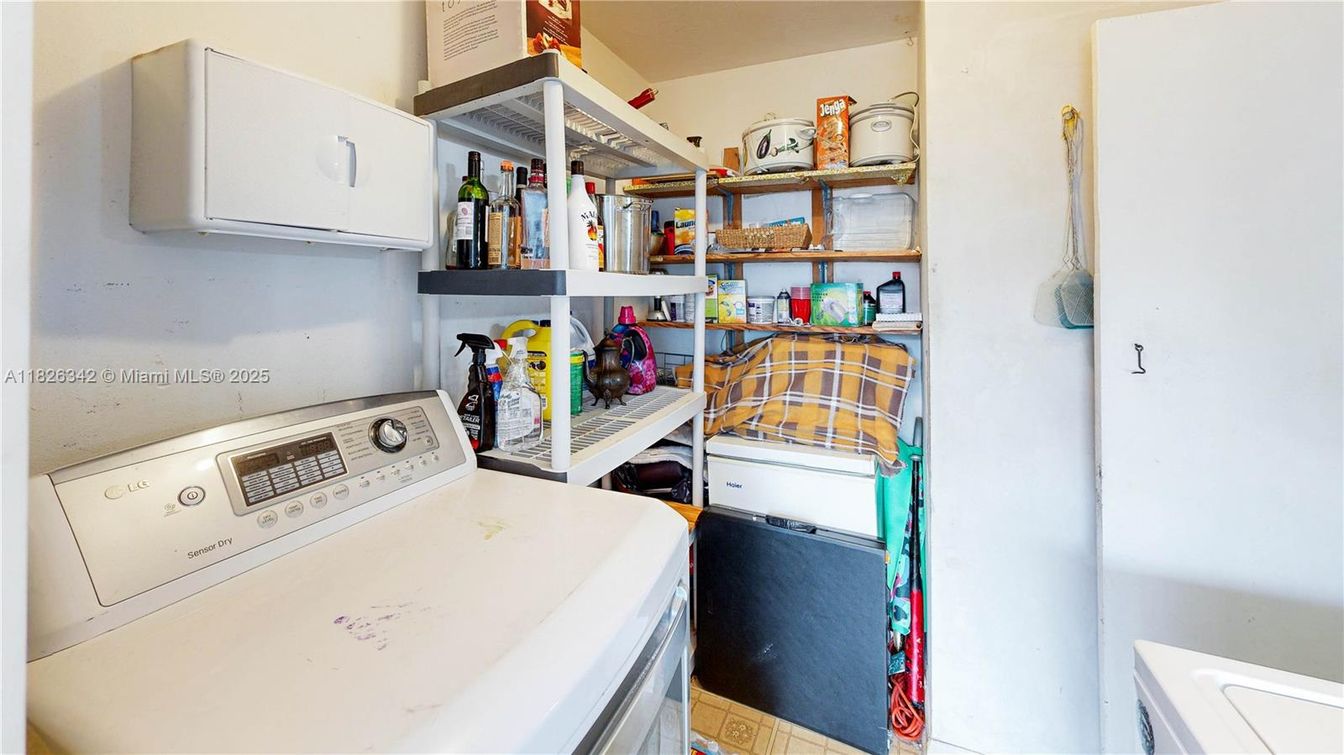 Interior, Utility Closets, Washer
