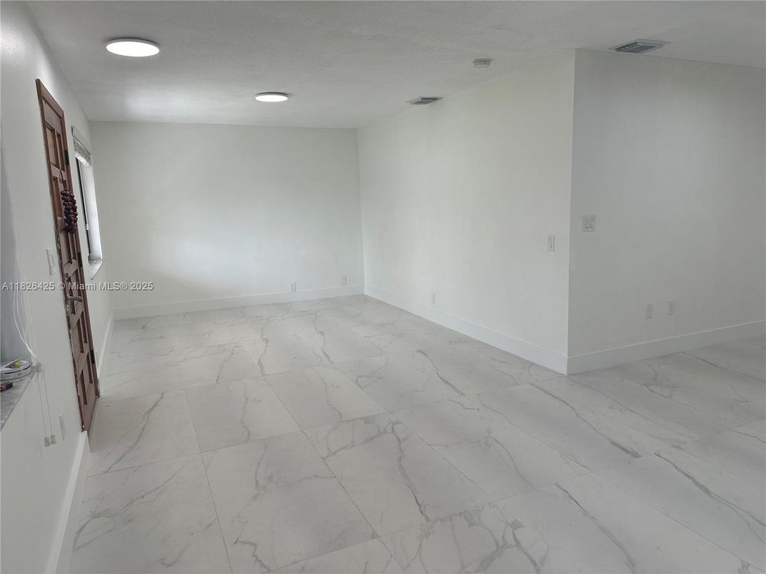Empty room, Interior, Marble, Recessed Lighting