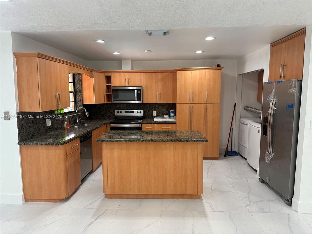 Interior, Kitchen, Marble, Recessed Lighting